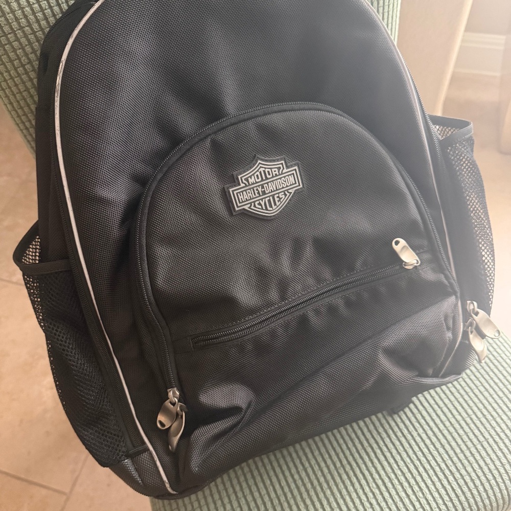 Harley Davidson Like New BackPack with Rain Cover